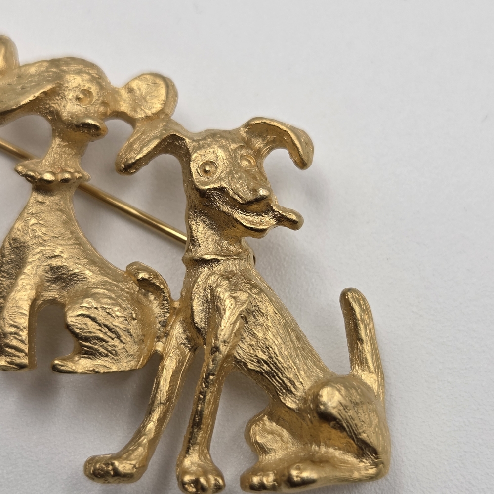 Gold Tone Puppy Dog Brooch Pin - Picture 8 of 11
